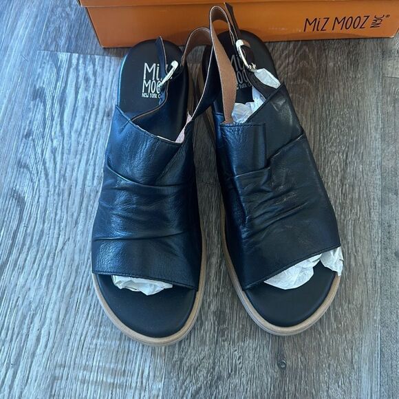 Miz Mooz Leather Backstrap Cornwall Sandal in Black Women's Size 42 - Picture 11 of 12